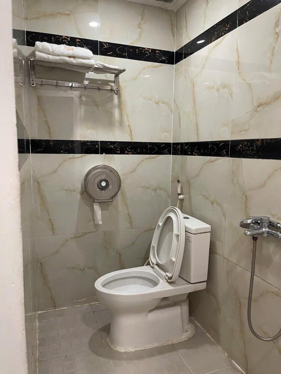 10H Hotel Ho Chi Minh-staden Exteriör bild
